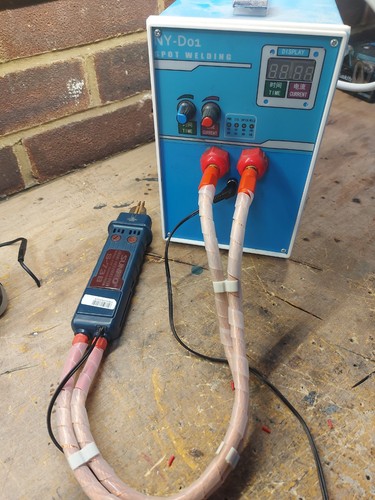 Battery spot welder